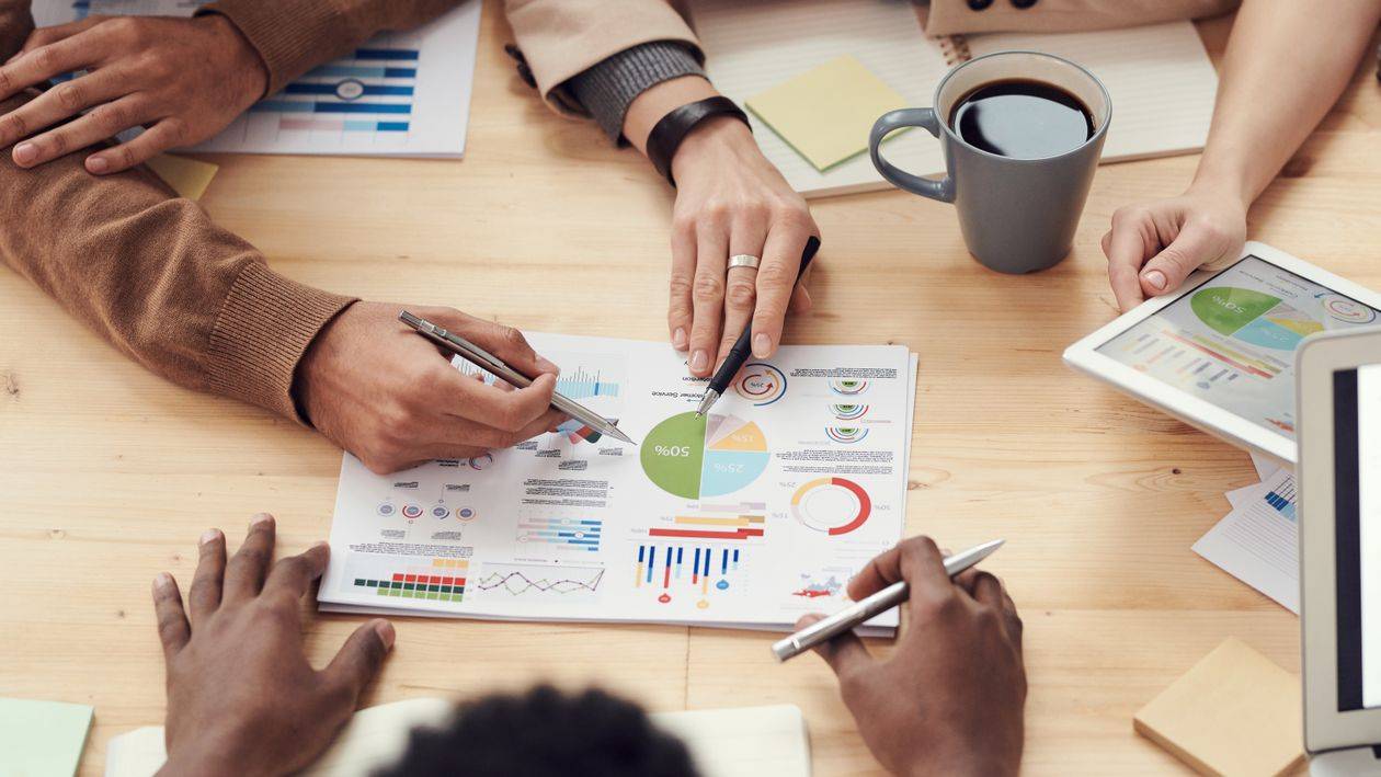 Benefits of outsourcing statutory compliance to experts